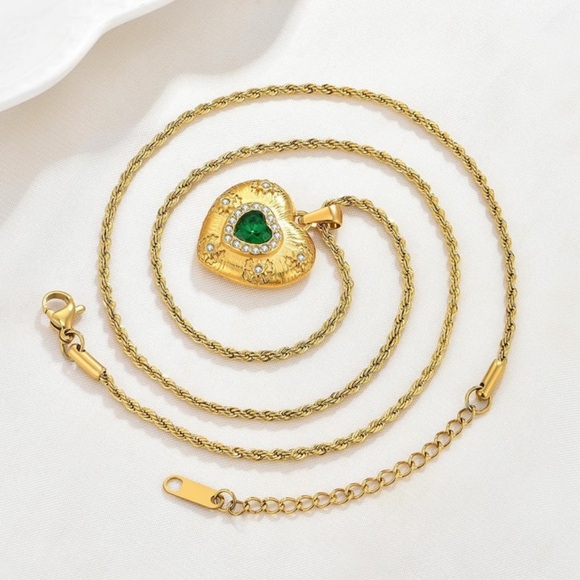 Anthropologie Jewelry - New! Gold Heart Necklace with Green Crystal